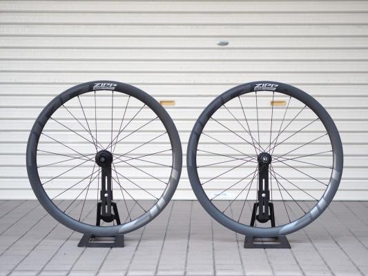 ZIPP 303 Firecrest Tubeless Disc ホイールセット